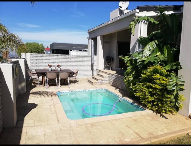 3 BEDROOM PROPERTY TO RENT IN VREDEKLOOF HEIGHTS